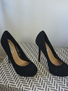 Steve Madden Black Suede Platform Stiletto Pumps